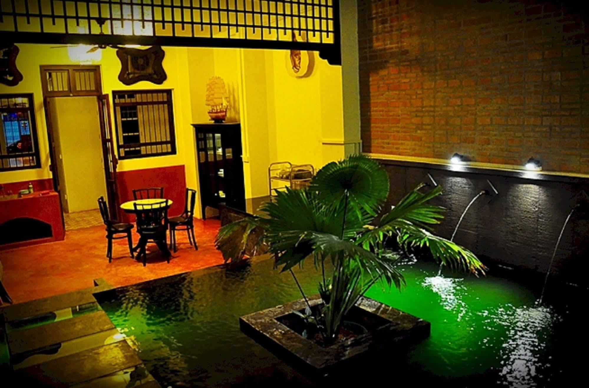 99 Oldtown Boutique Guesthouse Sha Extra Plus Phuket Exterior foto