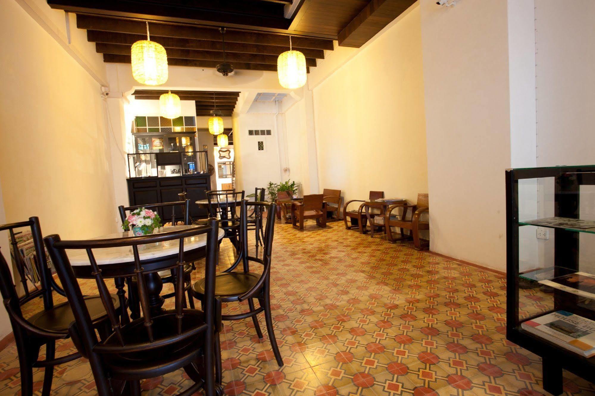 99 Oldtown Boutique Guesthouse Sha Extra Plus Phuket Exterior foto