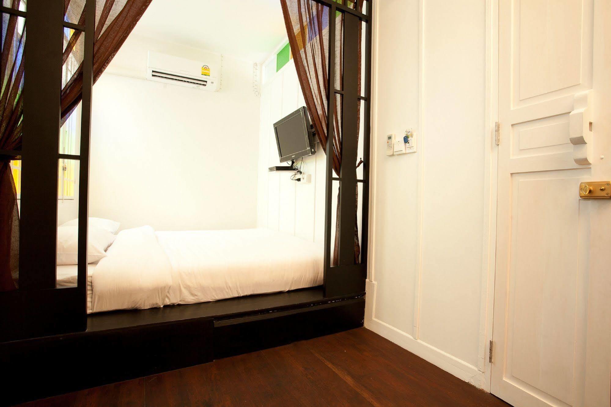 99 Oldtown Boutique Guesthouse Sha Extra Plus Phuket Exterior foto